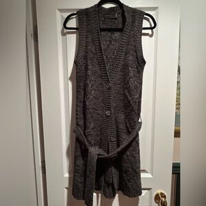 The Limited Grey Women’s sleeveless long sweater vest Sz S;runs bigger